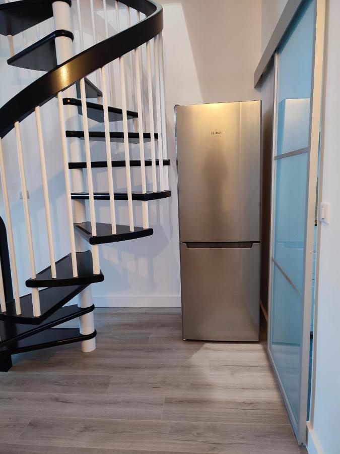 La Vie En Blanc Et Noir Maisons-Laffitte Apartment Екстериор снимка